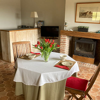 Petit-déjeuner servi dans le salon de La Grande Baie